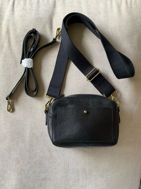 Madewell Black Leather The Transport Camera Bag Purse, with extra strap.